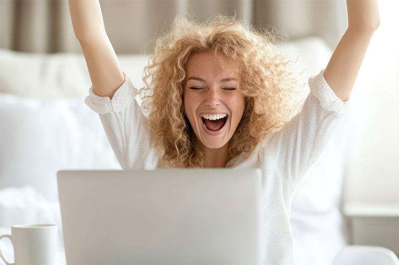 level-1-woman-laptop